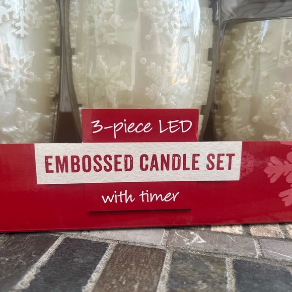 NWT-❄️❄️Loft Living 3 Piece LED Embossed Candle Set with Timer.❄️❄️ - Picture 3 of 5